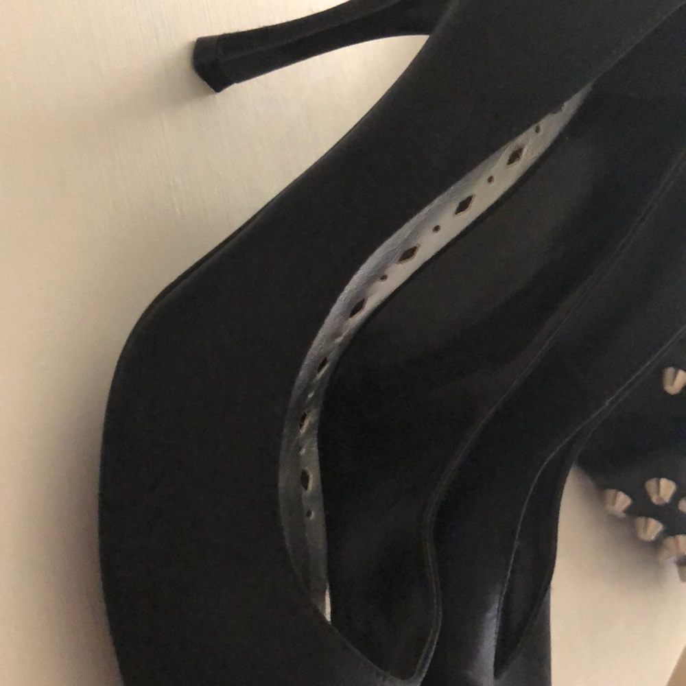 Heels - Picture 8 of 8